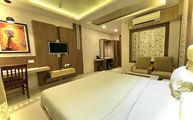 Hotel The Mahajan Puri